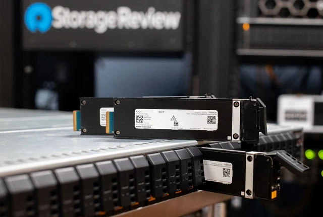 Những yếu tố nào góp phần vào sự tăng giá của ổ SSD?