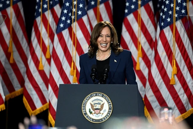 Khảo sát mới: Kamala Harris khởi đầu ấn tượng với vị trí dẫn đầu so với Donald Trump