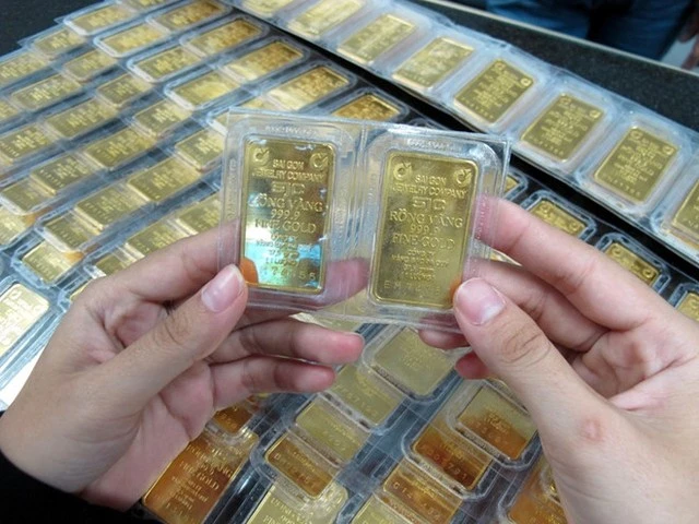 25.7.2024: Vàng miếng SJC bất động, vàng nhẫn giảm một chút.