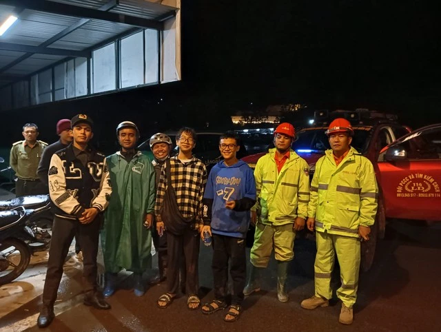 3 du khách lạc trong rừng Bidoup - Núi Bà đã được giải cứu kịp thời.