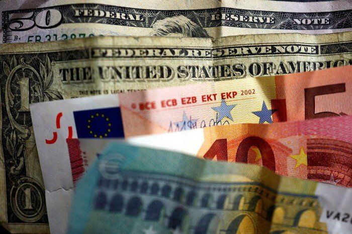 Giá USD 1/8: Đồng bạc xanh giảm giá do Fed giữ nguyên lãi suất sau 8 lần