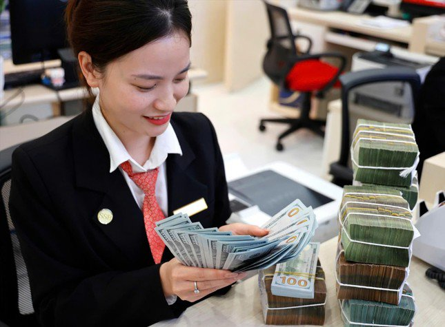 Cập nhật tỷ giá USD 27/8: Giá USD ghi nhận sự sụt giảm đáng kể