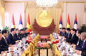 Thủ tướng S.Siphandone đánh giá cao hợp tác giữa hai Bộ Nội vụ Lào - Việt Nam