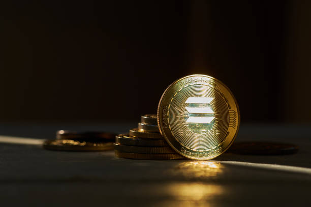 Solana vượt 180 USD khi khối lượng NFT và DeFi tăng mạnh