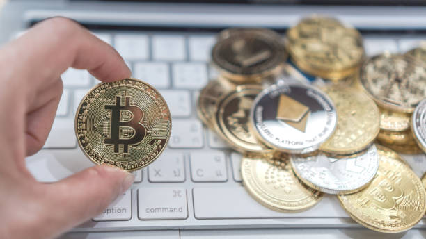 Altcoin bùng nổ – Cơ hội từ XRP, Solana, GMX và meme‑coin