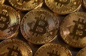 Giá Bitcoin Giảm Mạnh Về $56K: Lý Do Từ Lợi Nhuận Thợ Mỏ Và Dòng Tiền ETF Suy Yếu