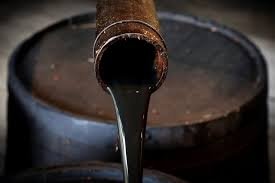 Áp lực nguồn cung giảm đẩy giá dầu đi xuống