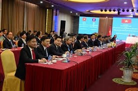 Việt Nam - Lào tăng cường hợp tác trong quản lý thị trường
